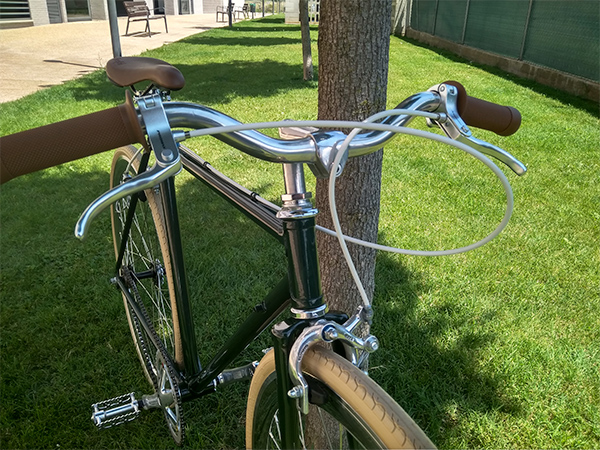 Detalle de bicicleta restaurada